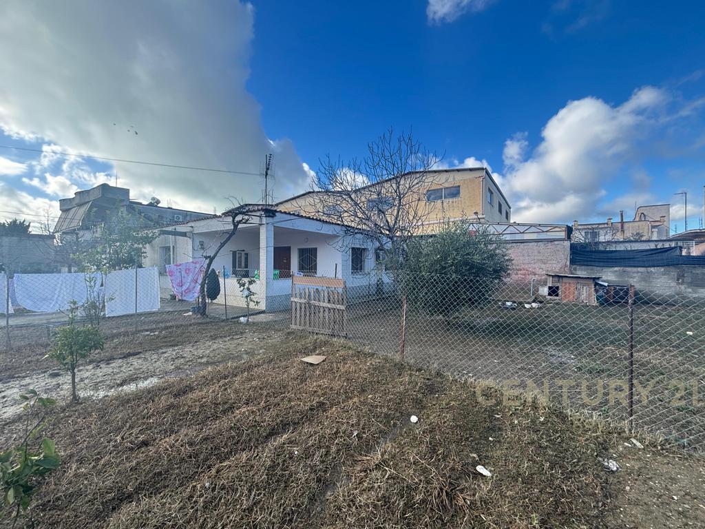 Truall + Building in Shkozet, near the Main Road