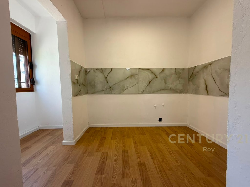 Apartment 1+1 for Sale in the Center of Kavaje (4/13)
