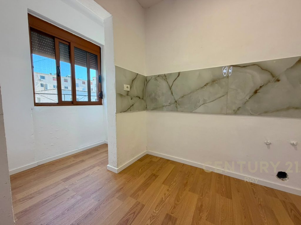 Apartment 1+1 for Sale in the Center of Kavaje (5/13)