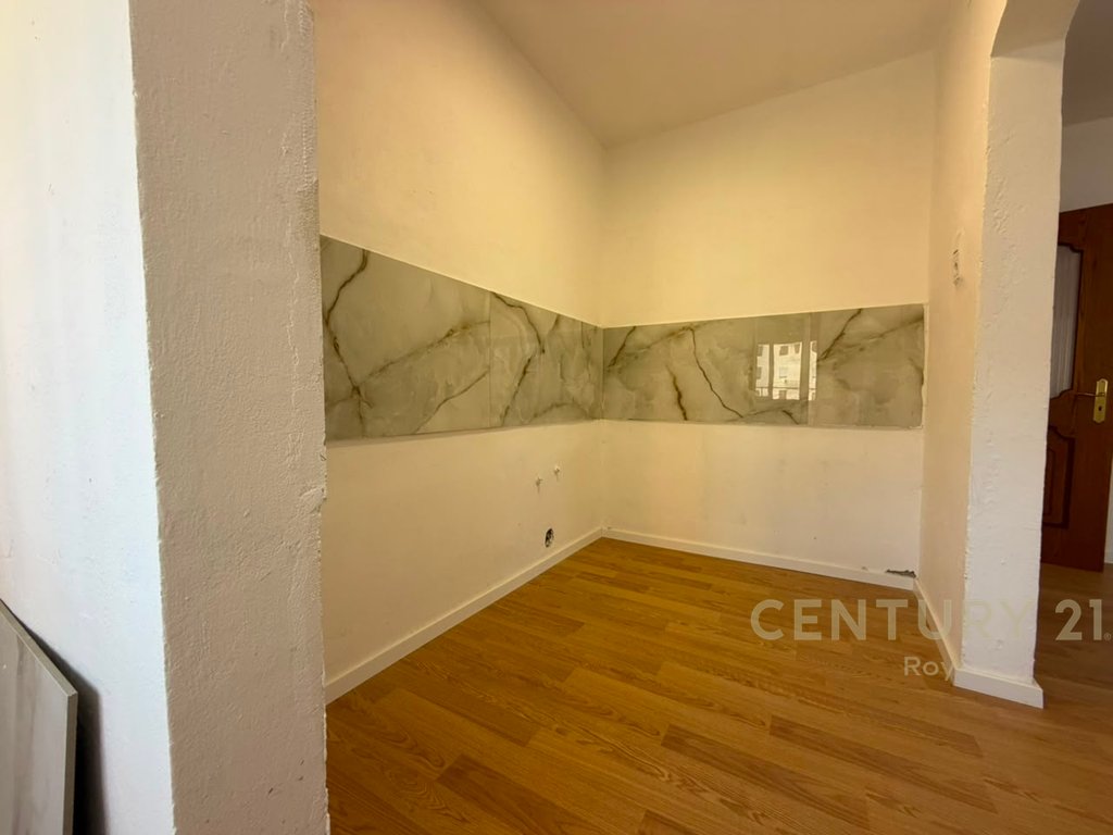 Apartment 1+1 for Sale in the Center of Kavaje (6/13)