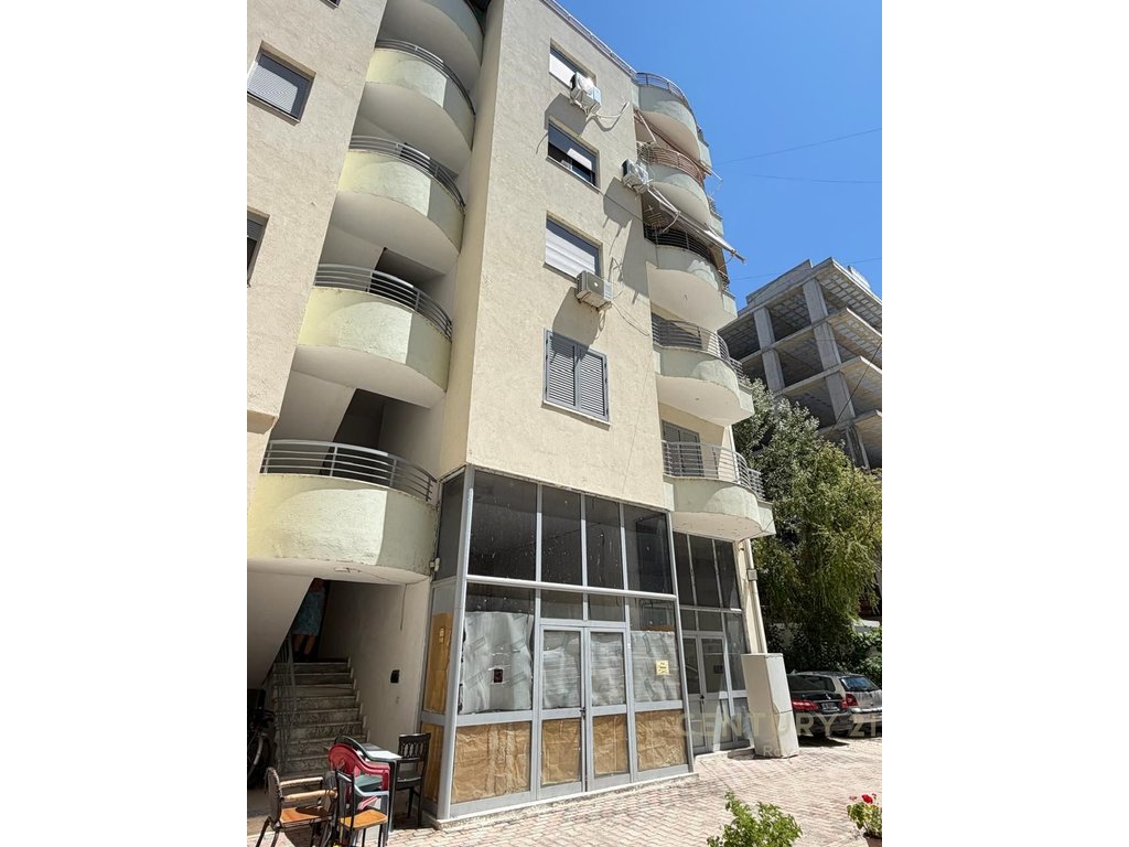 Multifunctional Unit for Sale in Golem (2/7)