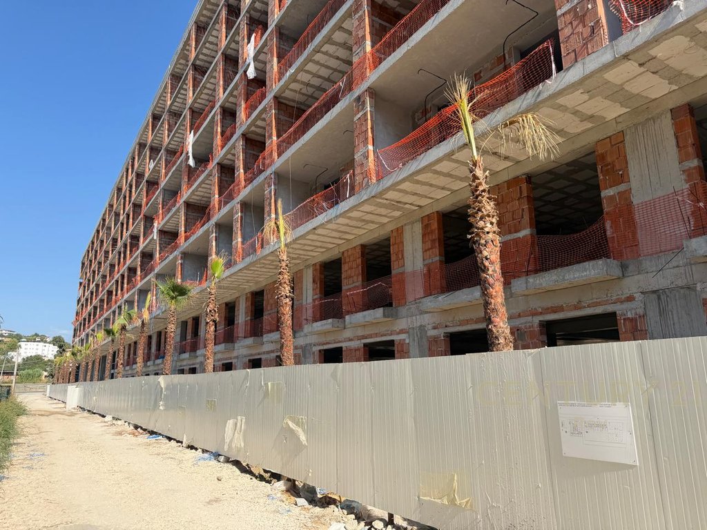 Apartment 2+1+2 for Sale at Viena Complex, Golem (3/20)
