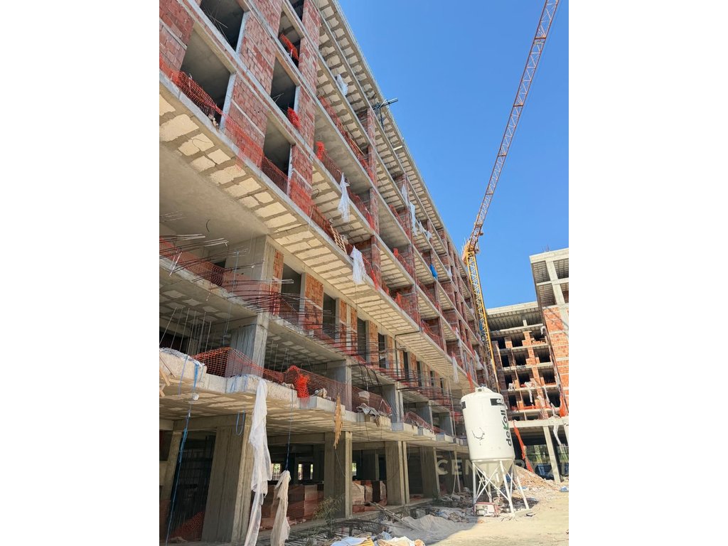 Apartment 2+1+2 for Sale at Viena Complex, Golem (8/20)