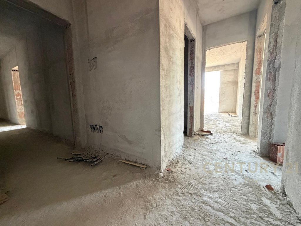 Apartment 2+1+2 for Sale at Viena Complex, Golem (12/20)
