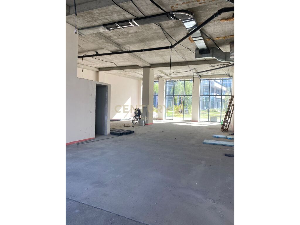 SERVICE UNIT FOR SALE IN "LAKE VIEW" RESIDENCE