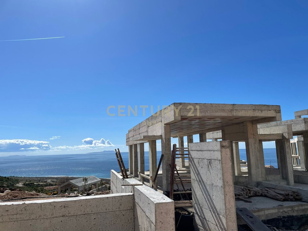 VILLA FOR SALE IN GREEN COAST RESIDENCE