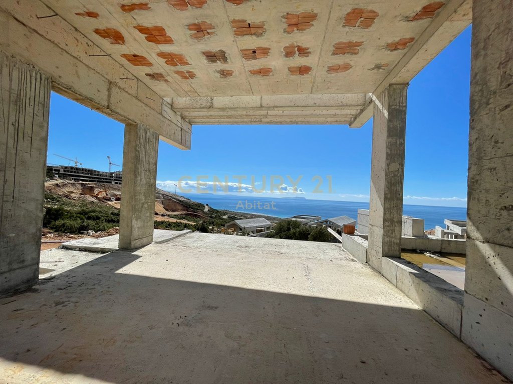 VILLA FOR SALE IN GREEN COAST RESIDENCE