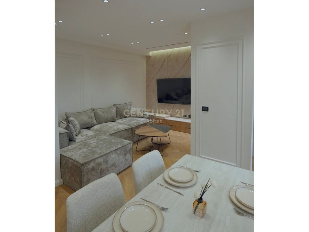 2+1 APARTMENT and WARDROBE FOR SALE, OPPOSITE DELIJORGJI