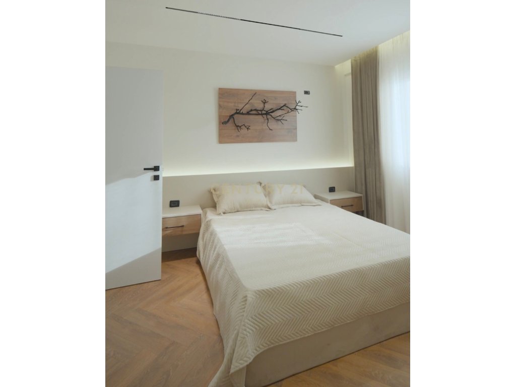 2+1 APARTMENT and WARDROBE FOR SALE, OPPOSITE DELIJORGJI