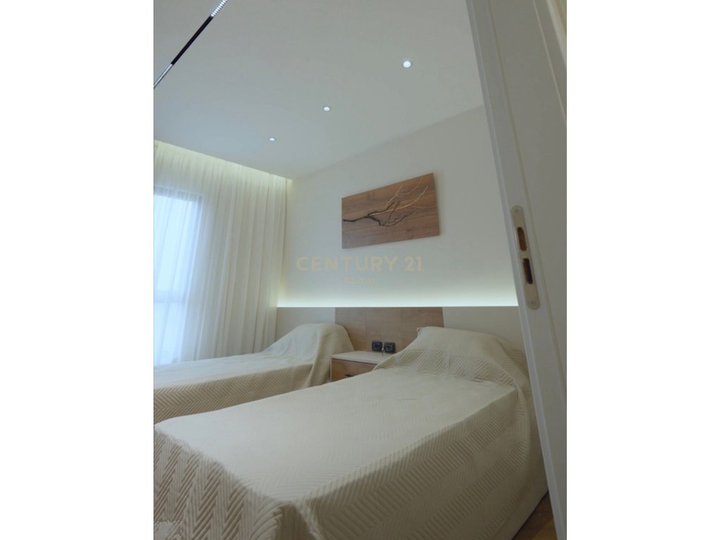 2+1 APARTMENT and WARDROBE FOR SALE, OPPOSITE DELIJORGJI