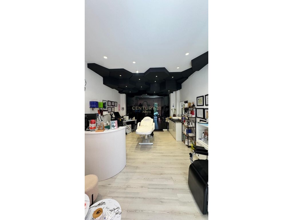 Commercial space for rent at the entrance of Kodra e Diellit Street!