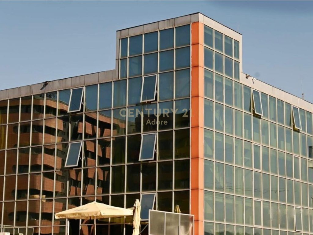 Business building for rent in New Ring!