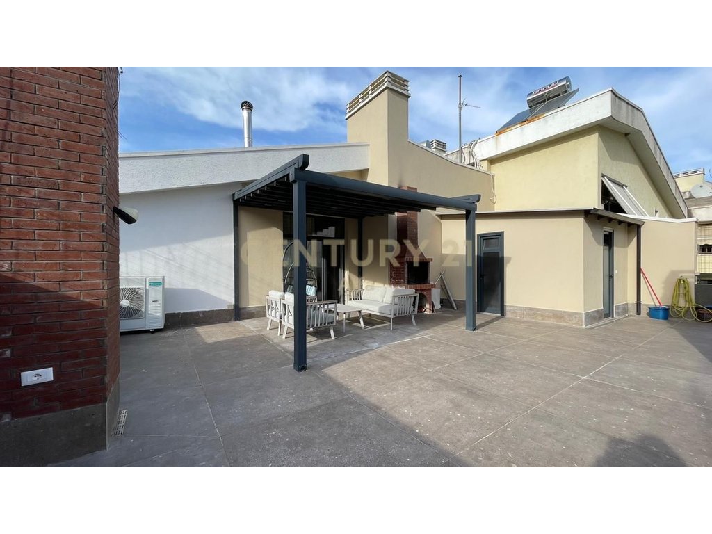 3+1 apartment for rent with veranda, parking space included – new furniture, Botanical Garden!