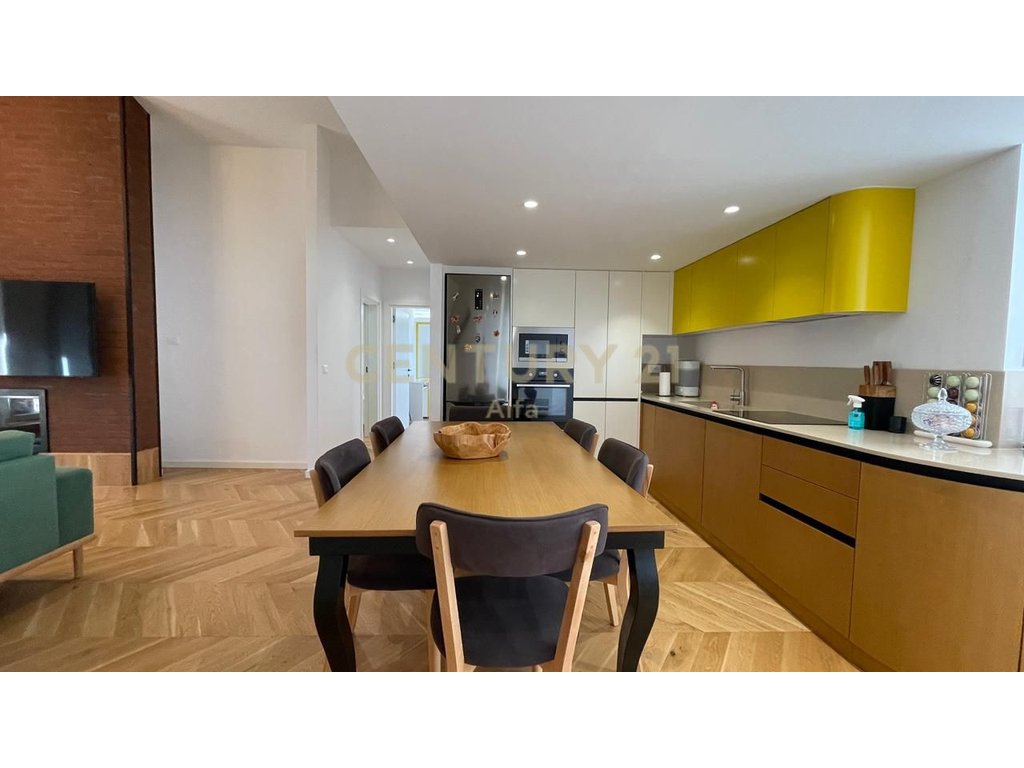 3+1 apartment for rent with veranda, parking space included – new furniture, Botanical Garden!