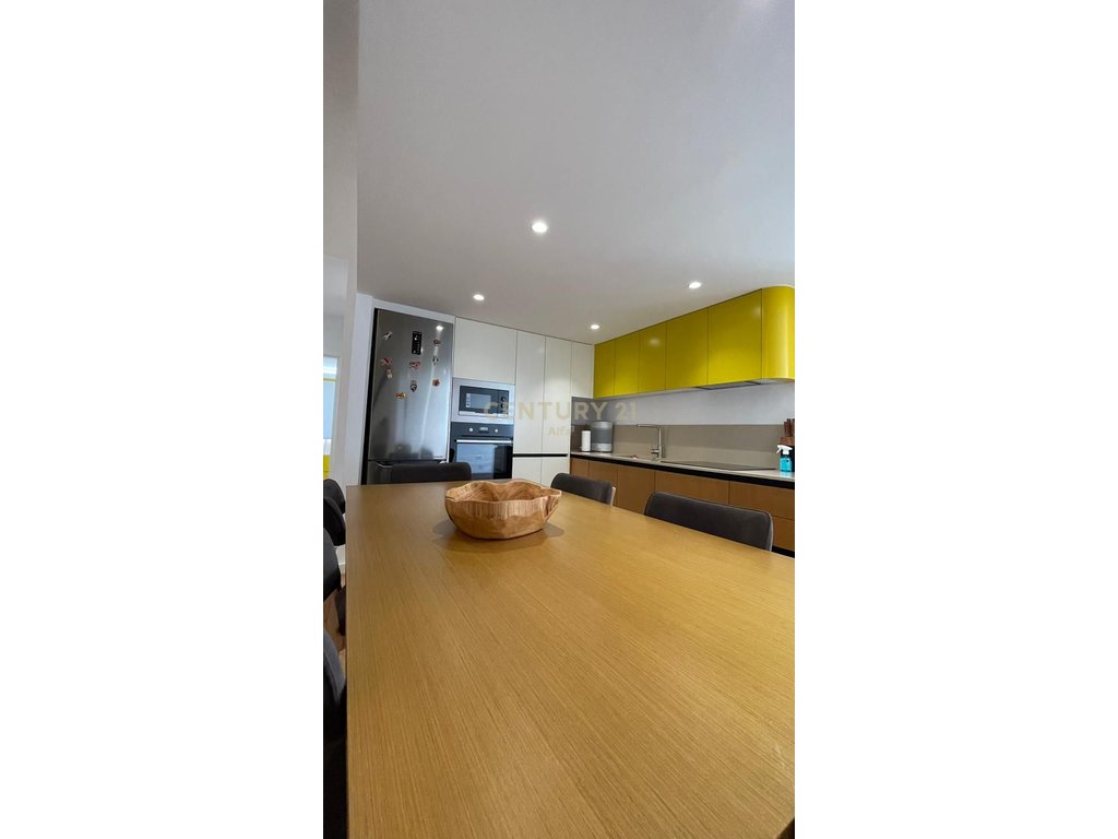 3+1 apartment for rent with veranda, parking space included – new furniture, Botanical Garden!