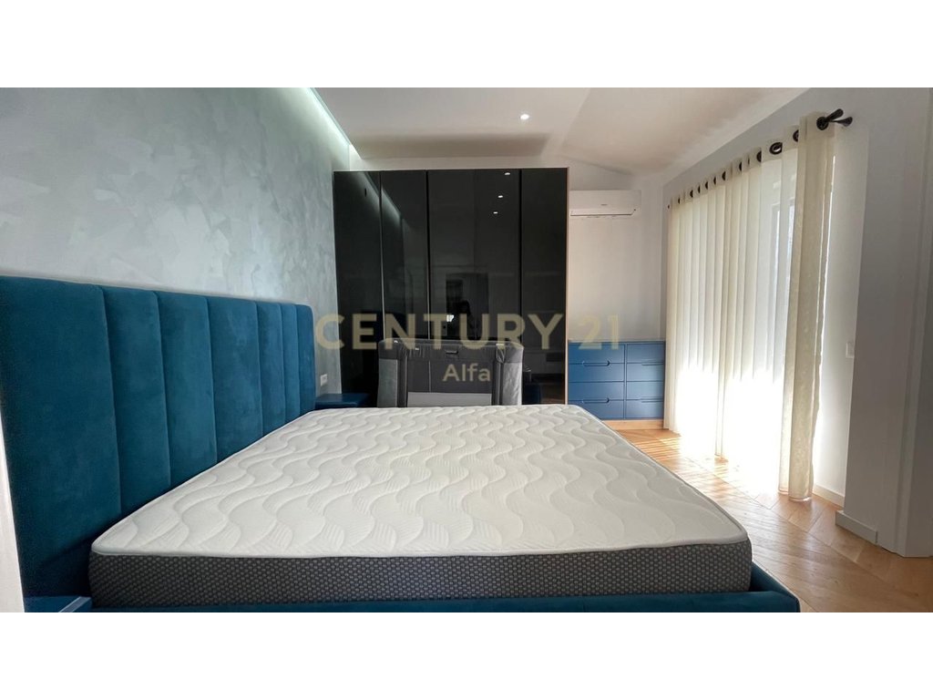 3+1 apartment for rent with veranda, parking space included – new furniture, Botanical Garden!
