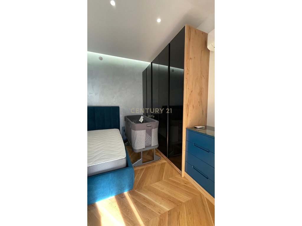 3+1 apartment for rent with veranda, parking space included – new furniture, Botanical Garden!