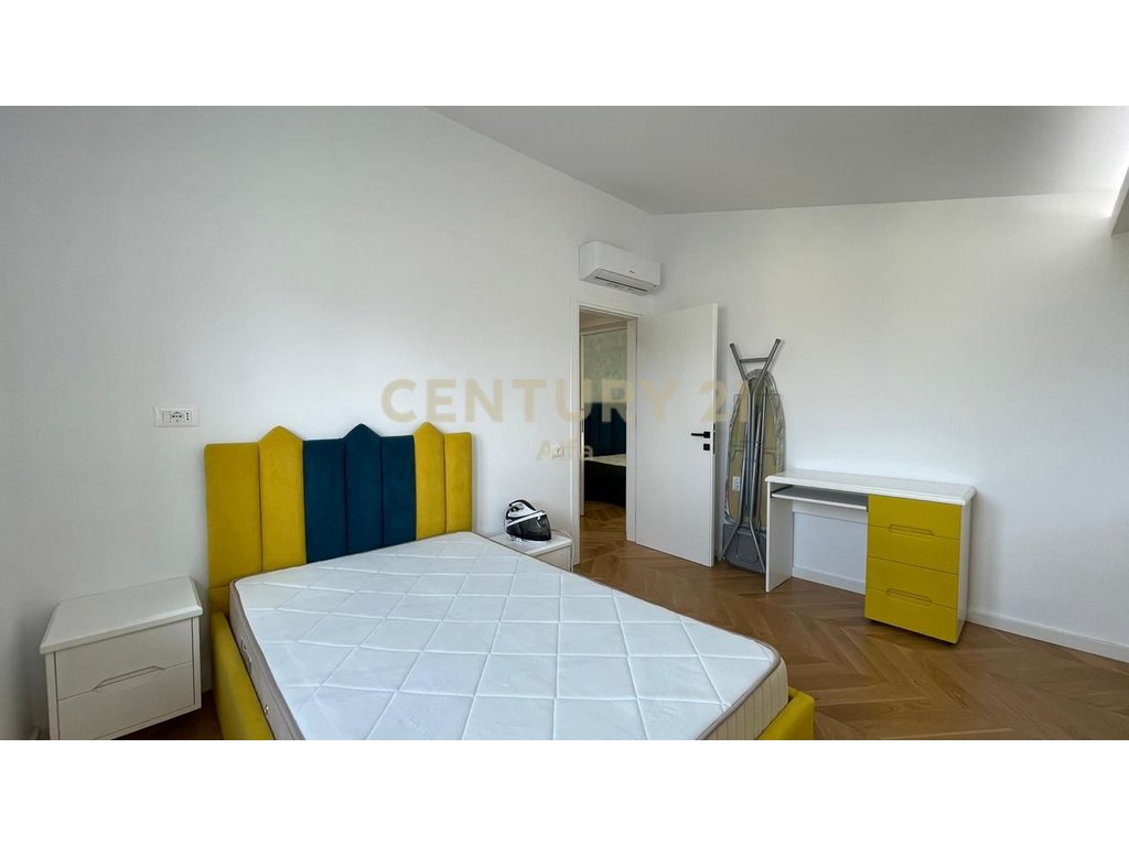 3+1 apartment for rent with veranda, parking space included – new furniture, Botanical Garden!