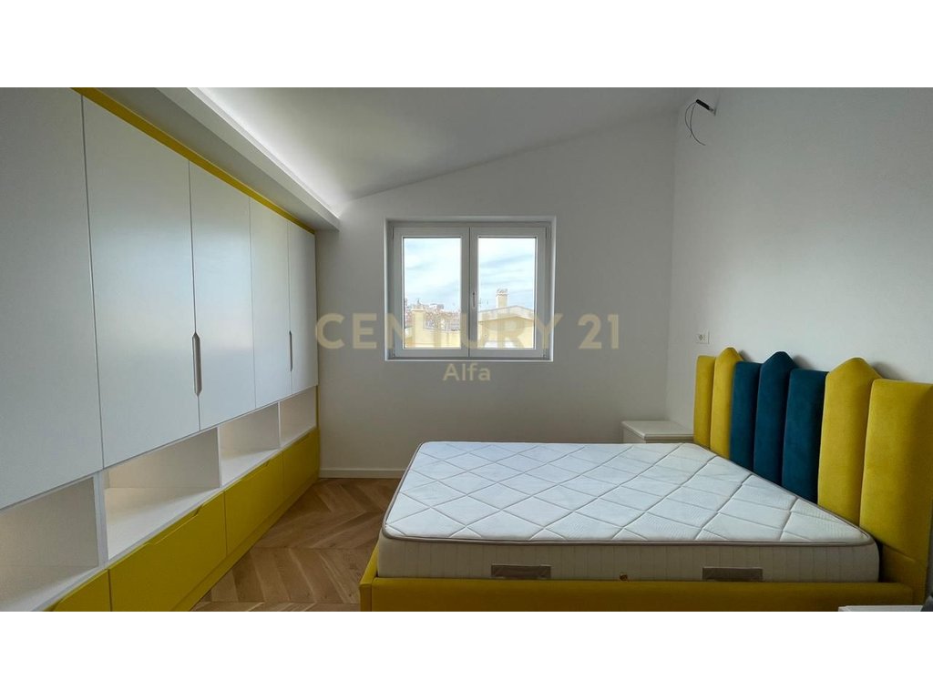 3+1 apartment for rent with veranda, parking space included – new furniture, Botanical Garden!