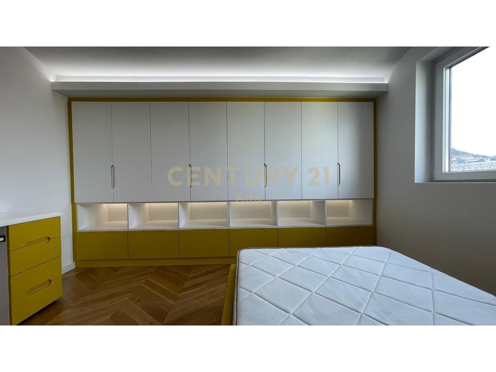 3+1 apartment for rent with veranda, parking space included – new furniture, Botanical Garden!