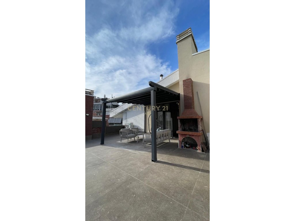 3+1 apartment for rent with veranda, parking space included – new furniture, Botanical Garden!