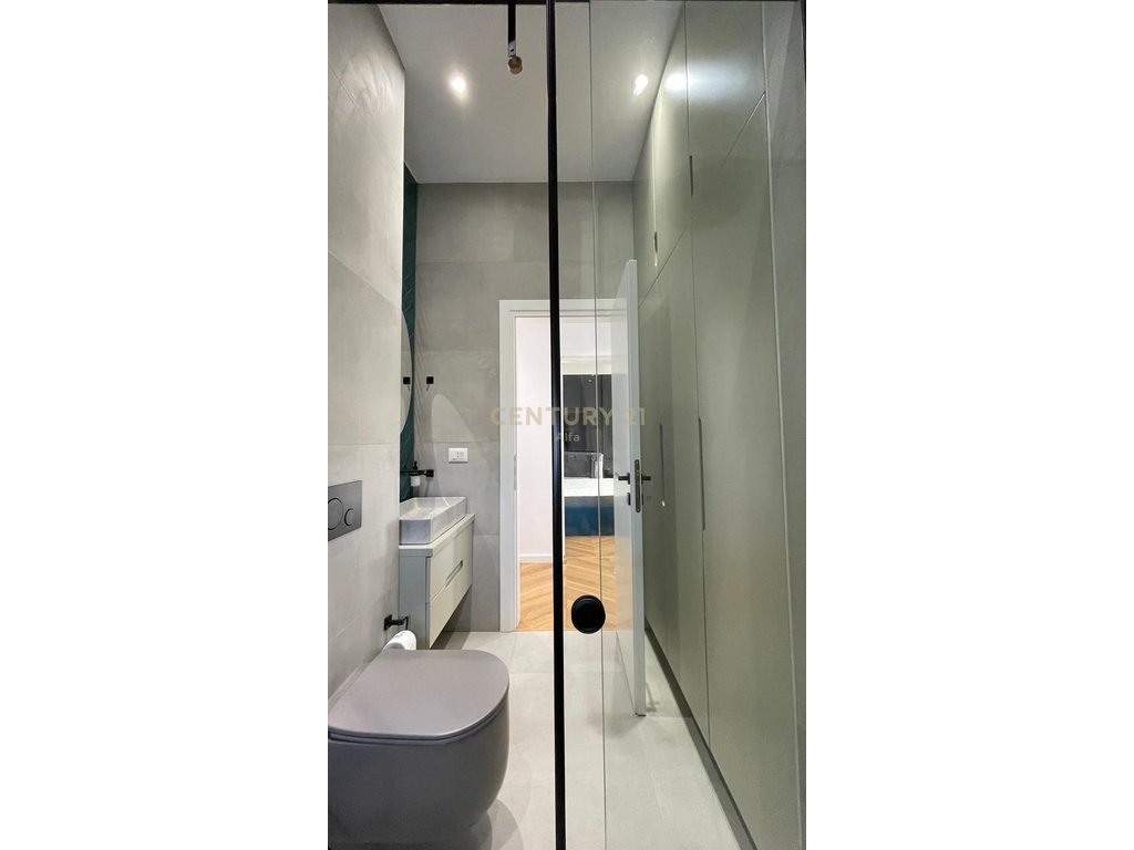 3+1 apartment for rent with veranda, parking space included – new furniture, Botanical Garden!