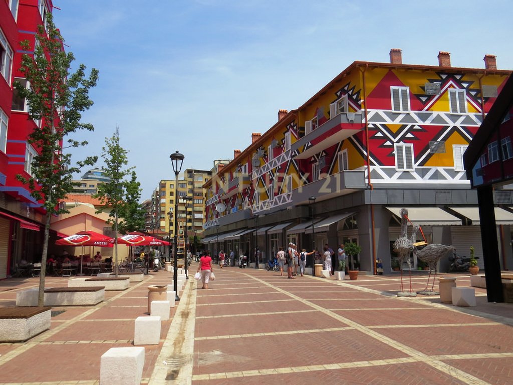 Commercial space for sale – New Bazaar