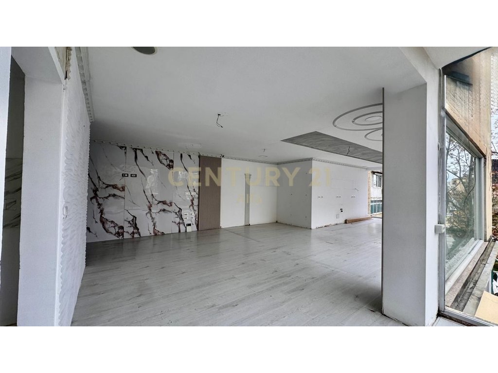 Commercial space for sale by the street near 21 Dhjetori!