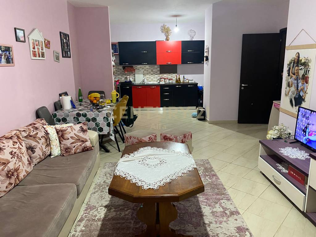 Apartament 2+1 për shitje në Fresk pranë Bar Twist