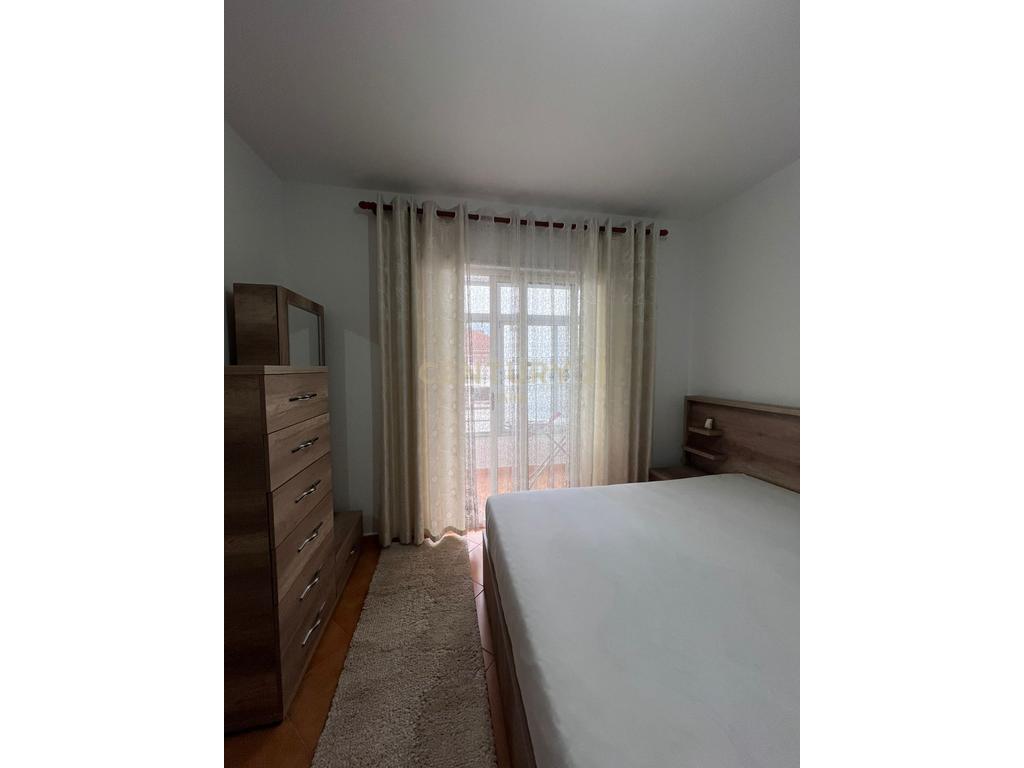 Jepet me qira apartament 2+1 në Ali Dem!
