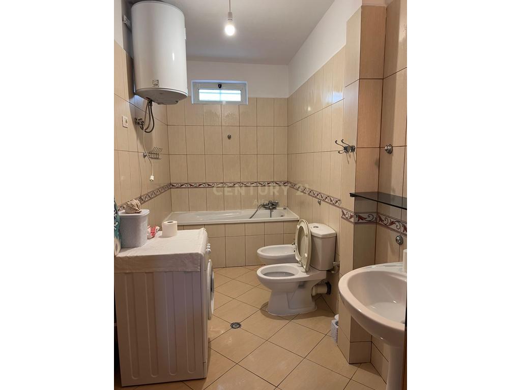 Jepet me qira apartament 2+1 në Ali Dem!