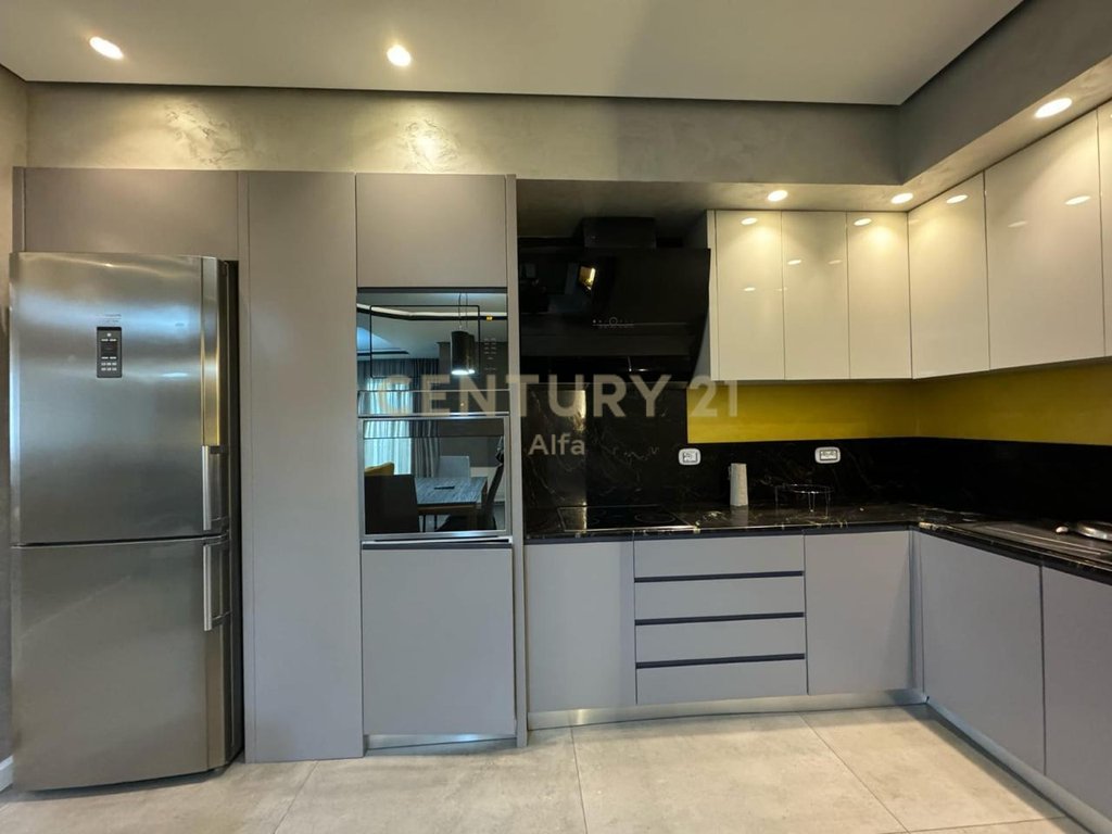 Apartament 3+1+2 për Shitje në Fresk !