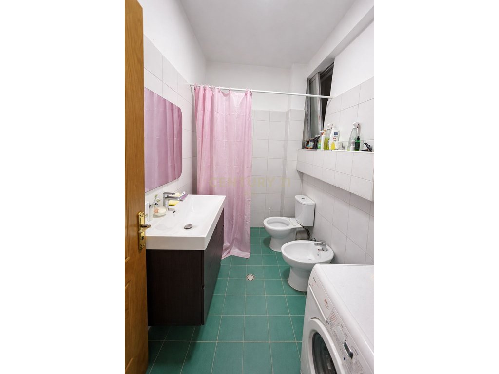 Apartment 1+1 for sale at Shkembi i Kavajes with sea view!