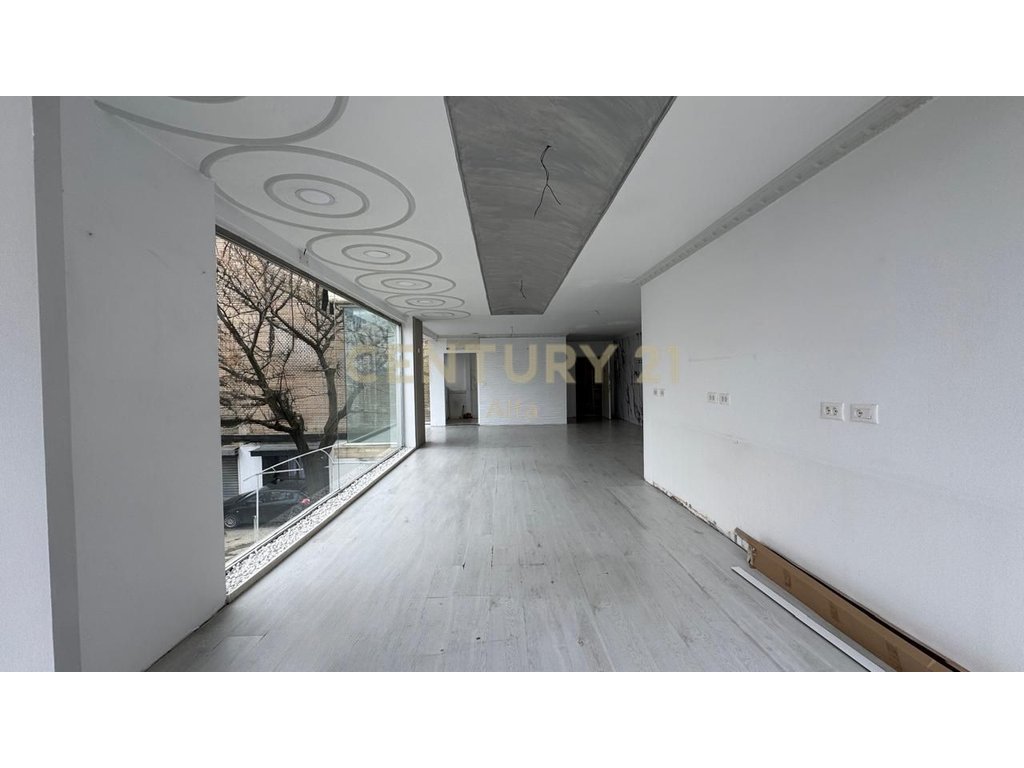 Commercial space available by the street near 21 Dhjetori!