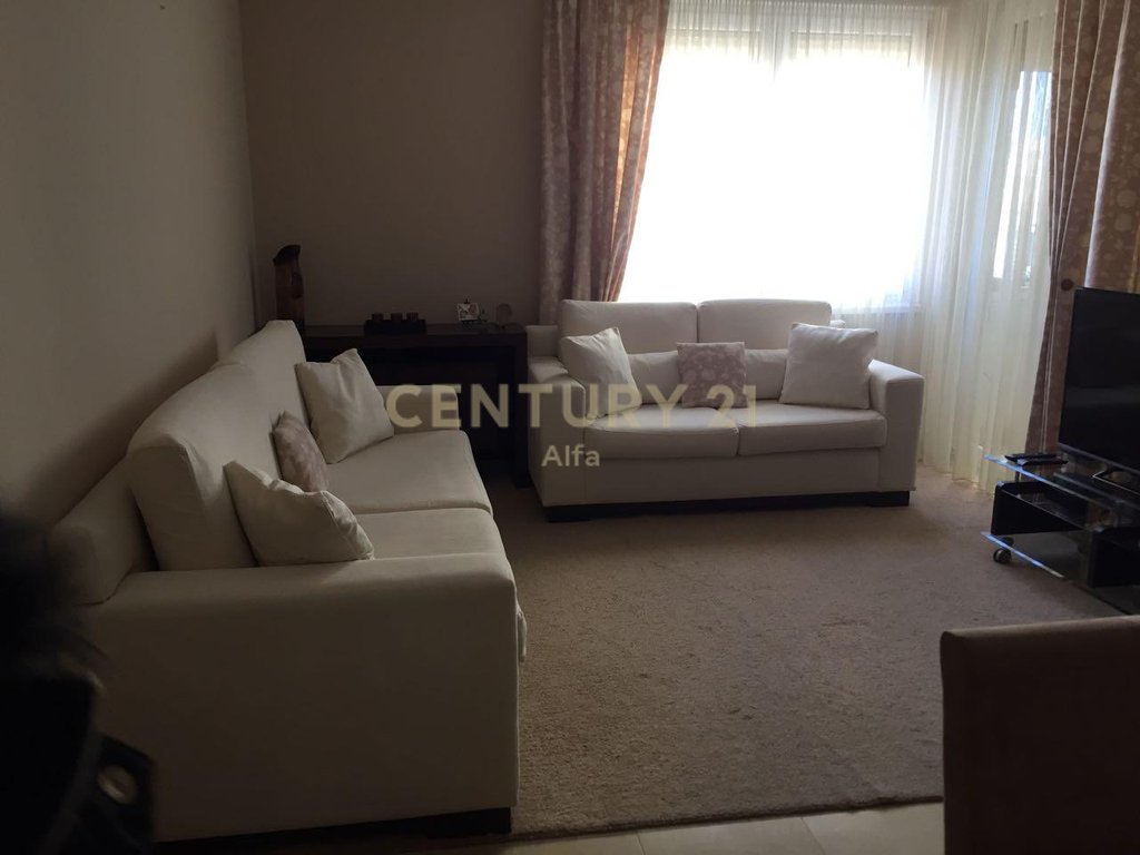 1+1 apartment for rent in Shallvaret!