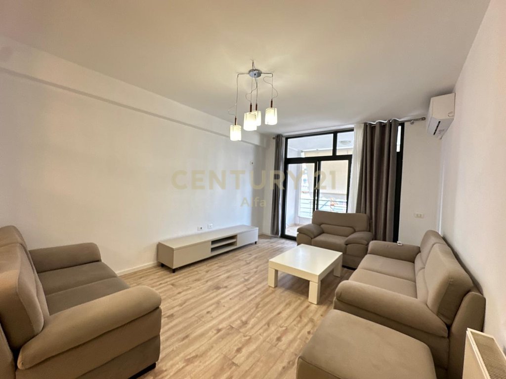 2+1 Apartment for Rent near the Paris Commune!