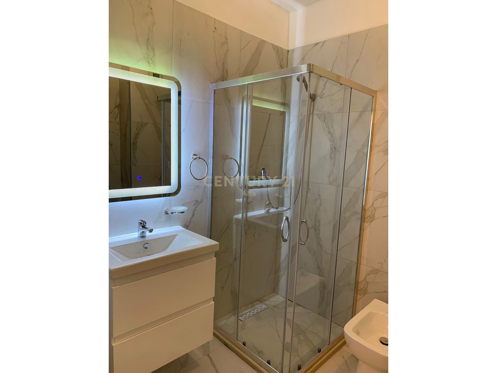 APARTAMENT ME QIRA 1+1 TEK LICEU ARTISTIK !