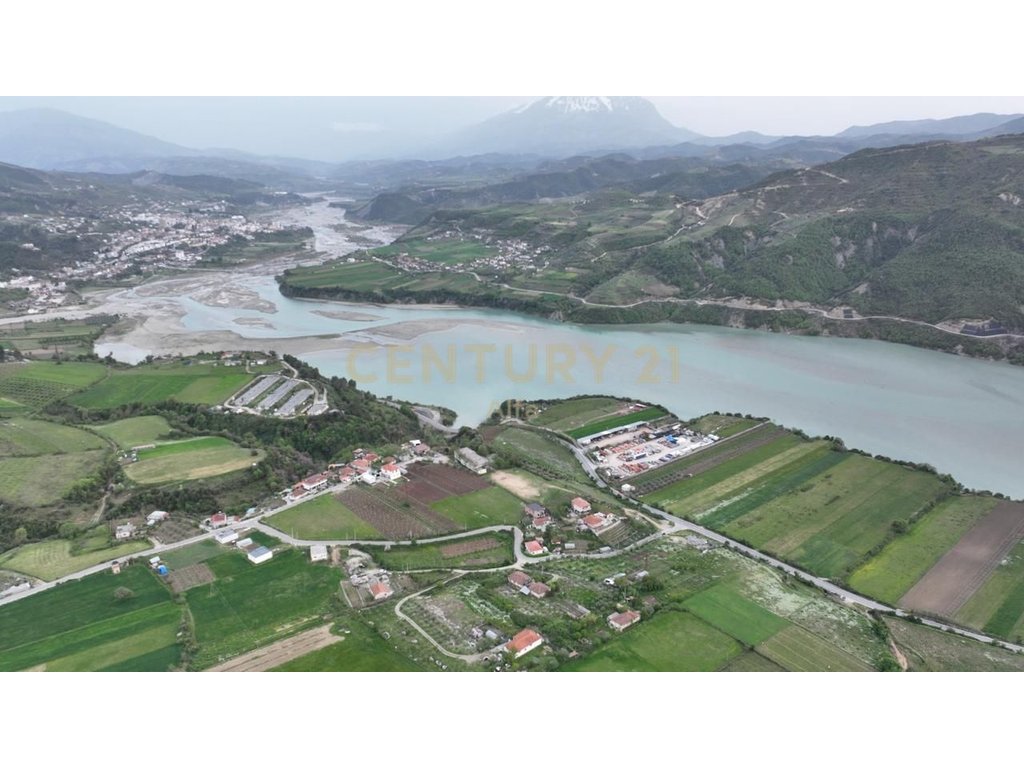 Land for sale in Gramsh, Çekin.