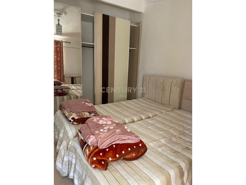 2+1 Apartment for rent near the United School!