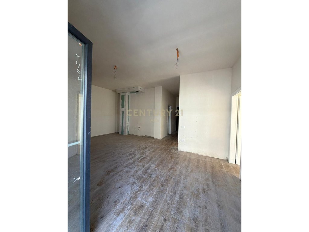 Apartment 2+1+2 bathrooms for sale at Porta e Re, Mjullbathore!