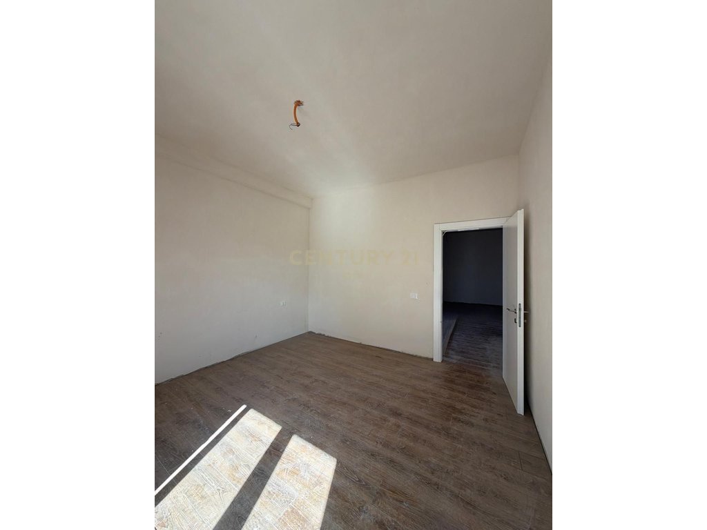 Apartment 2+1+2 bathrooms for sale at Porta e Re, Mjullbathore!