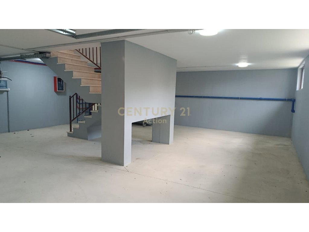 For Rent 3-storey villa near Elbasani Street!