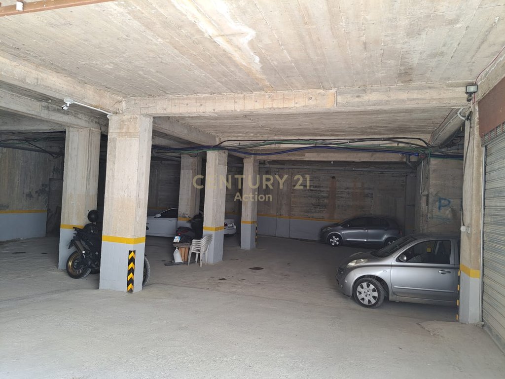 PARKING SPACE FOR RENT - 696M2 IN FRESK!