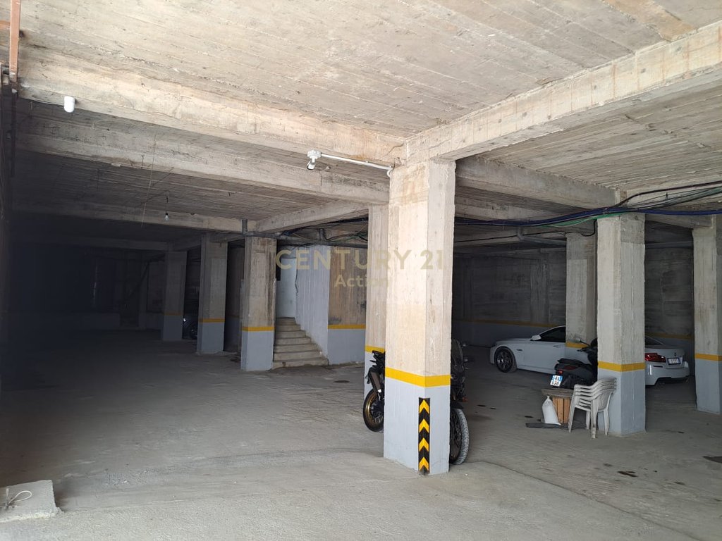 PARKING SPACE FOR RENT - 696M2 IN FRESK!