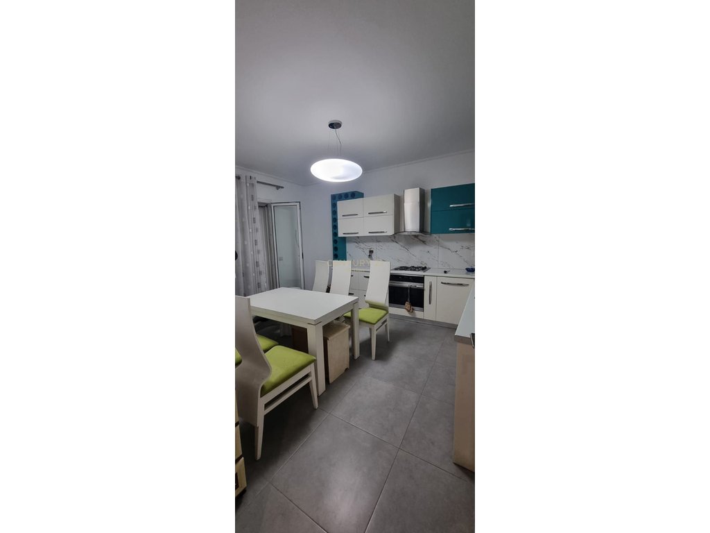 Two floors of a villa in Fresk near the Topi residence are for rent