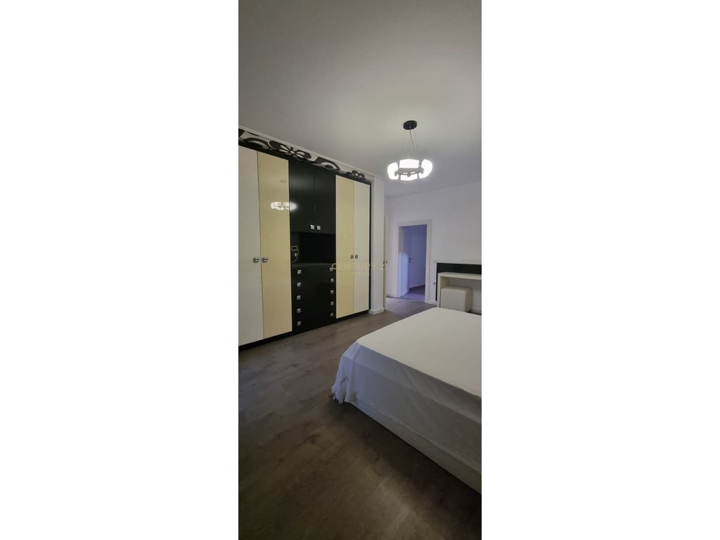 Two floors of a villa in Fresk near the Topi residence are for rent