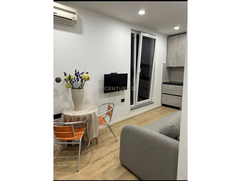 APARTMENTS FOR RENT, FORMER ELECTRIC MARKET!