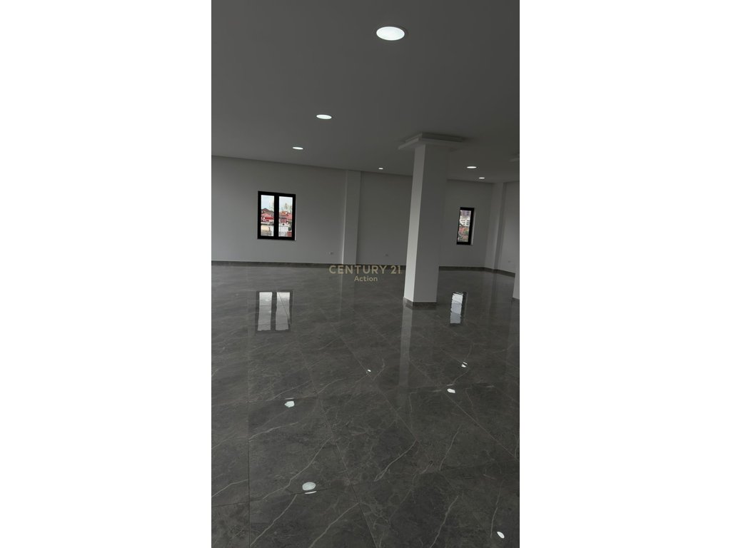 COMMERCIAL SPACE FOR RENT IN KAMEZ!