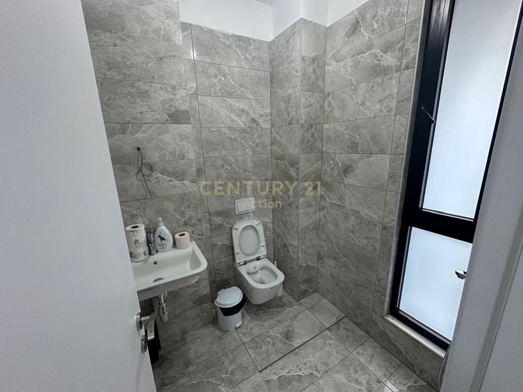 2+1 office available!