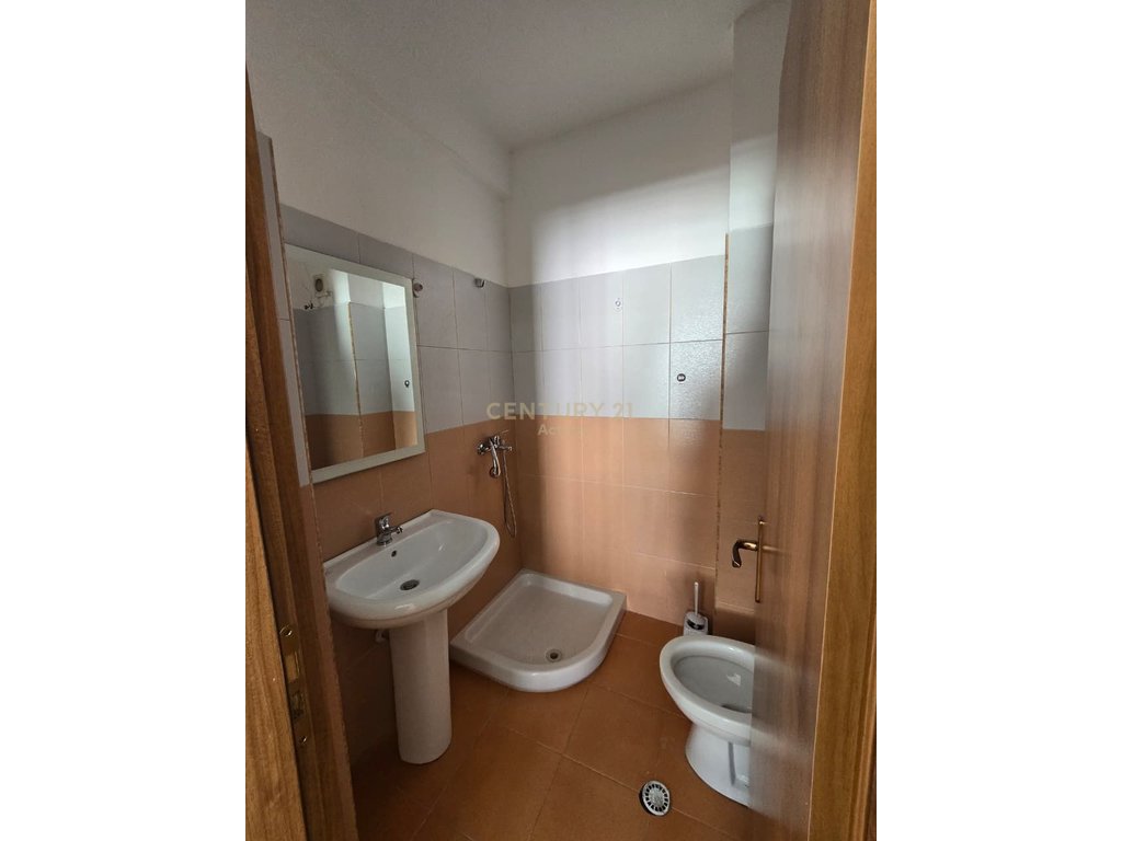 Apartment 2+1 for rent in Kombinat!